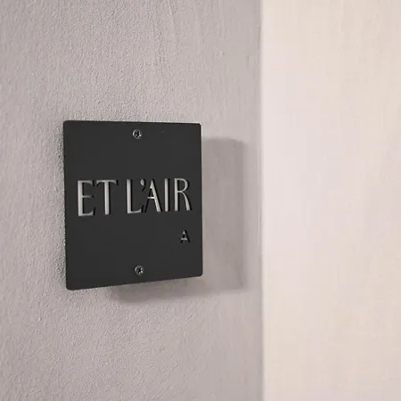 Le Marin Contemporary