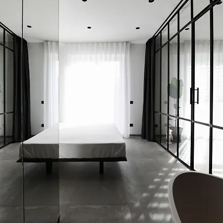 Le Marin Contemporary *