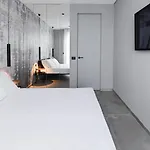 Le Marin Contemporary * צ'יביטאנובה מארקה