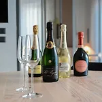 Le Marin Contemporary